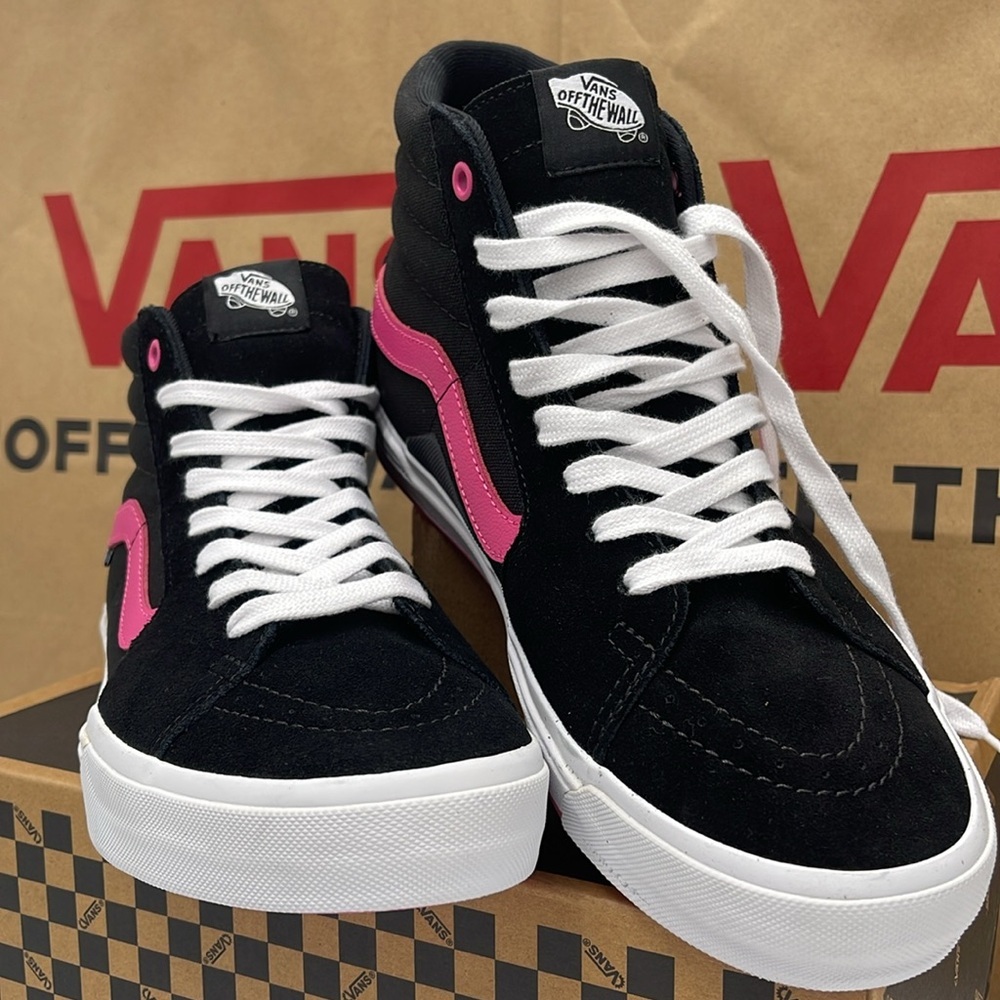 Vans WMNS Bmx Sk8-Hi Black/Magenta
VN0005V0KMN Sneakers - Picture 5 of 16